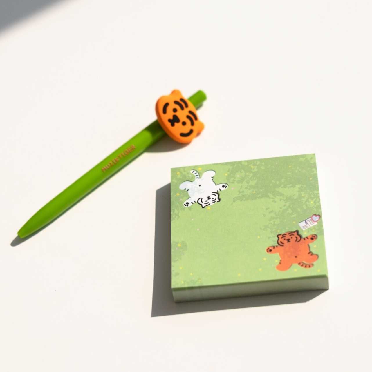 Under The Tree Sticky Memo Pad