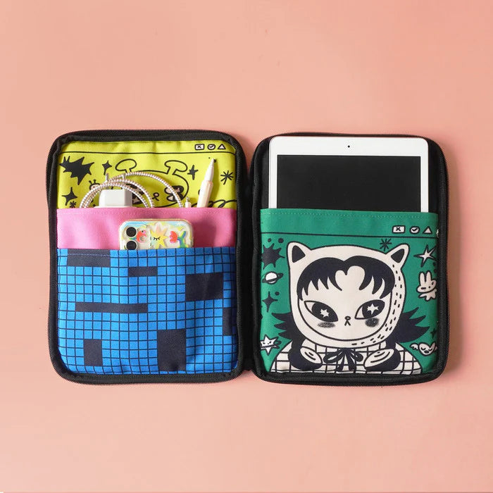 Screen and Green Ipad / Laptop Sleeve