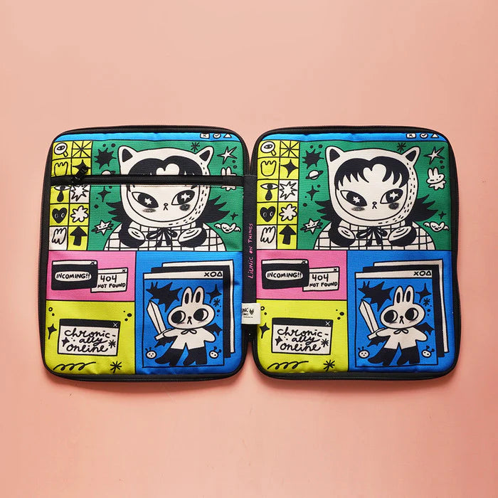 Screen and Green Ipad / Laptop Sleeve